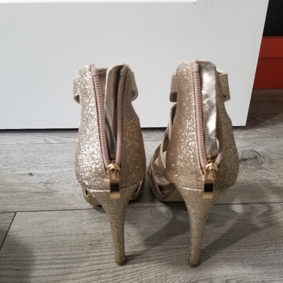 Shoes - Picture 3 of 3